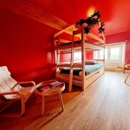 Le Presbytere De St-laurent * Saint-Laurent-de-Belzagot