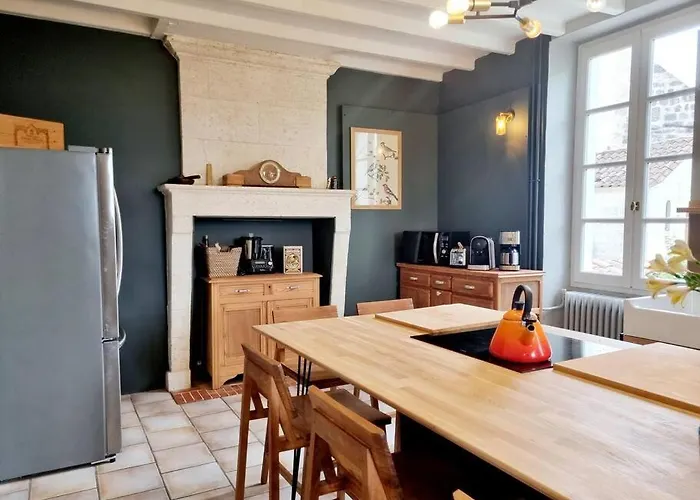 Le Presbytere De St-laurent Villa Saint-Laurent-de-Belzagot