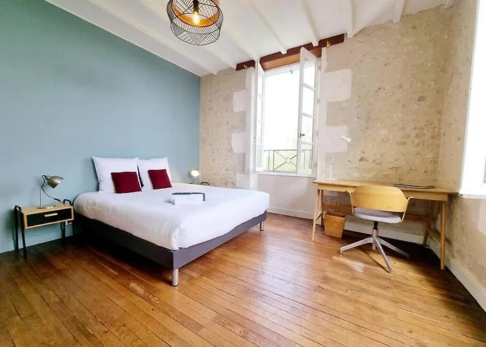 Le Presbytere De St-laurent * Saint-Laurent-de-Belzagot