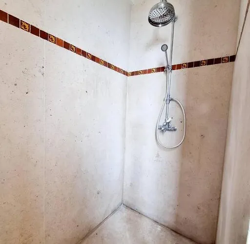 Le Presbytere De St-laurent * Saint-Laurent-de-Belzagot