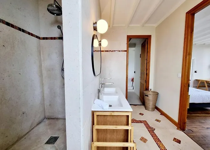 Le Presbytere De St-laurent *